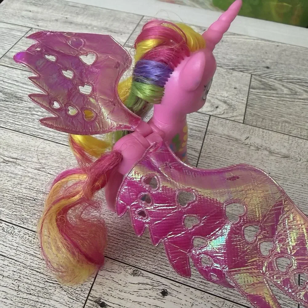 My Little Princess Cadance Fantastic Flutters Unicorn Shiny Wings